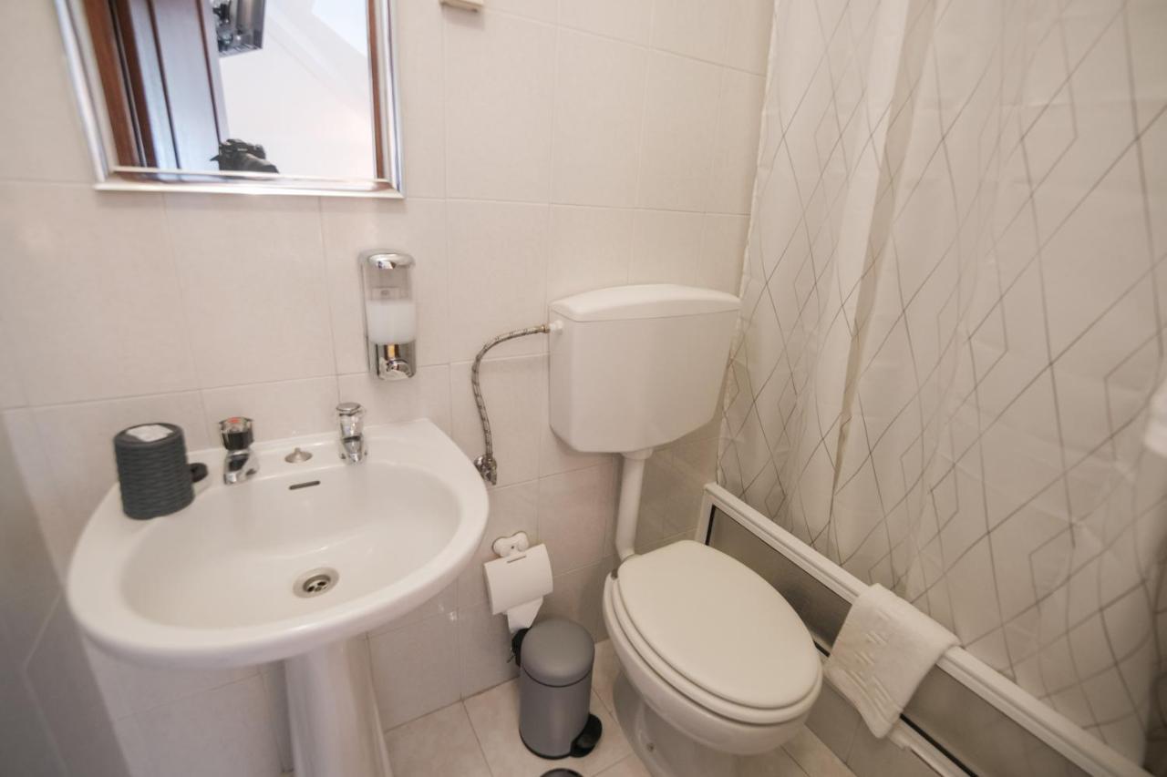 Besugo'S House Rooms & Apartment Nazaré Zewnętrze zdjęcie